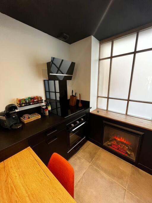 Maison Suspendue Avec Jacuzzi Privatif 퐁텡로양 외부 사진