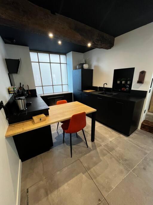 Maison Suspendue Avec Jacuzzi Privatif 퐁텡로양 외부 사진